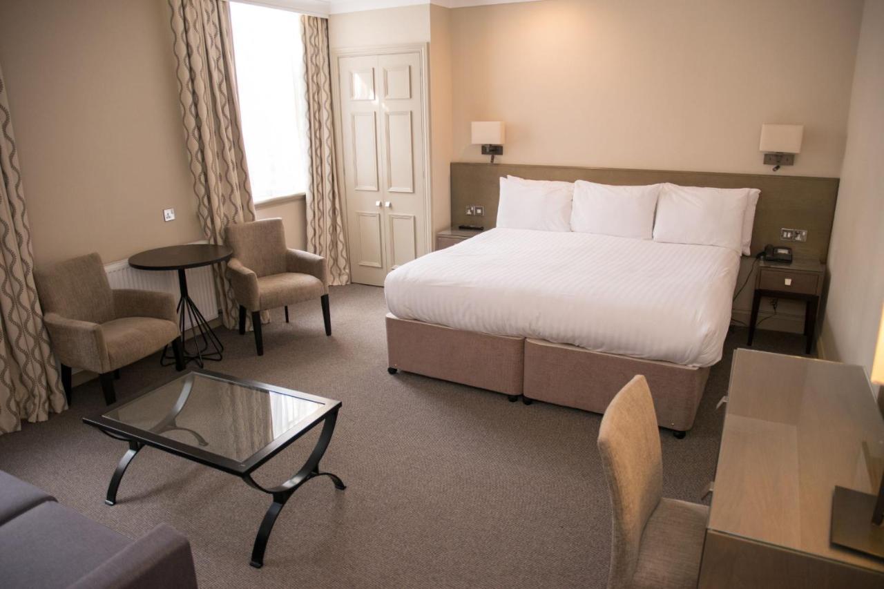 Hotel Crown & Mitre 3*