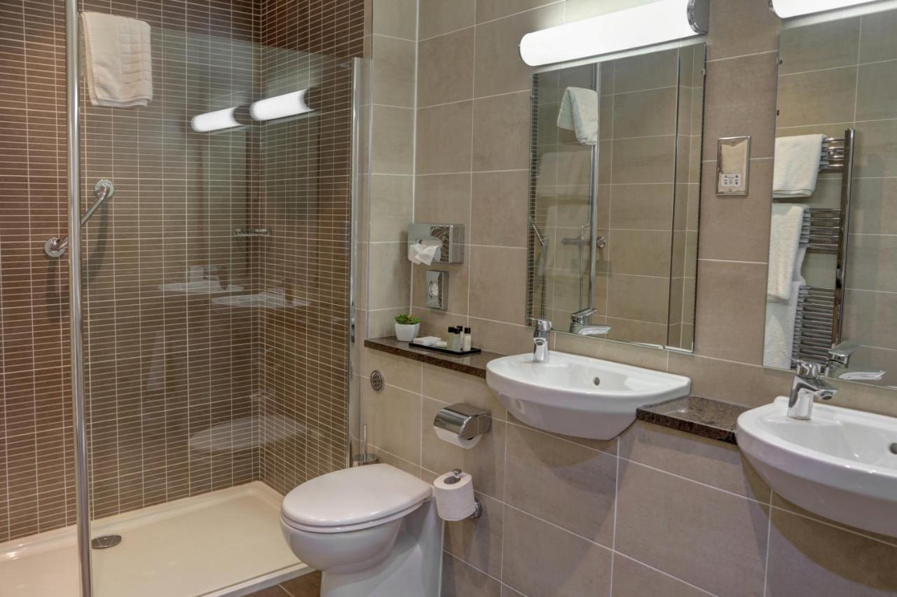 Hotel Crown & Mitre 3*